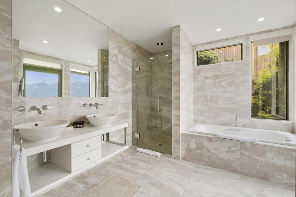 Ruby'S Fernhill Vista Villa Куийнстаун Екстериор снимка