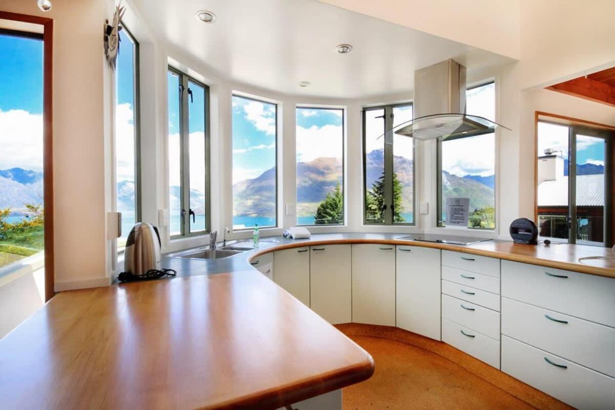 Ruby'S Fernhill Vista Villa Куийнстаун Екстериор снимка