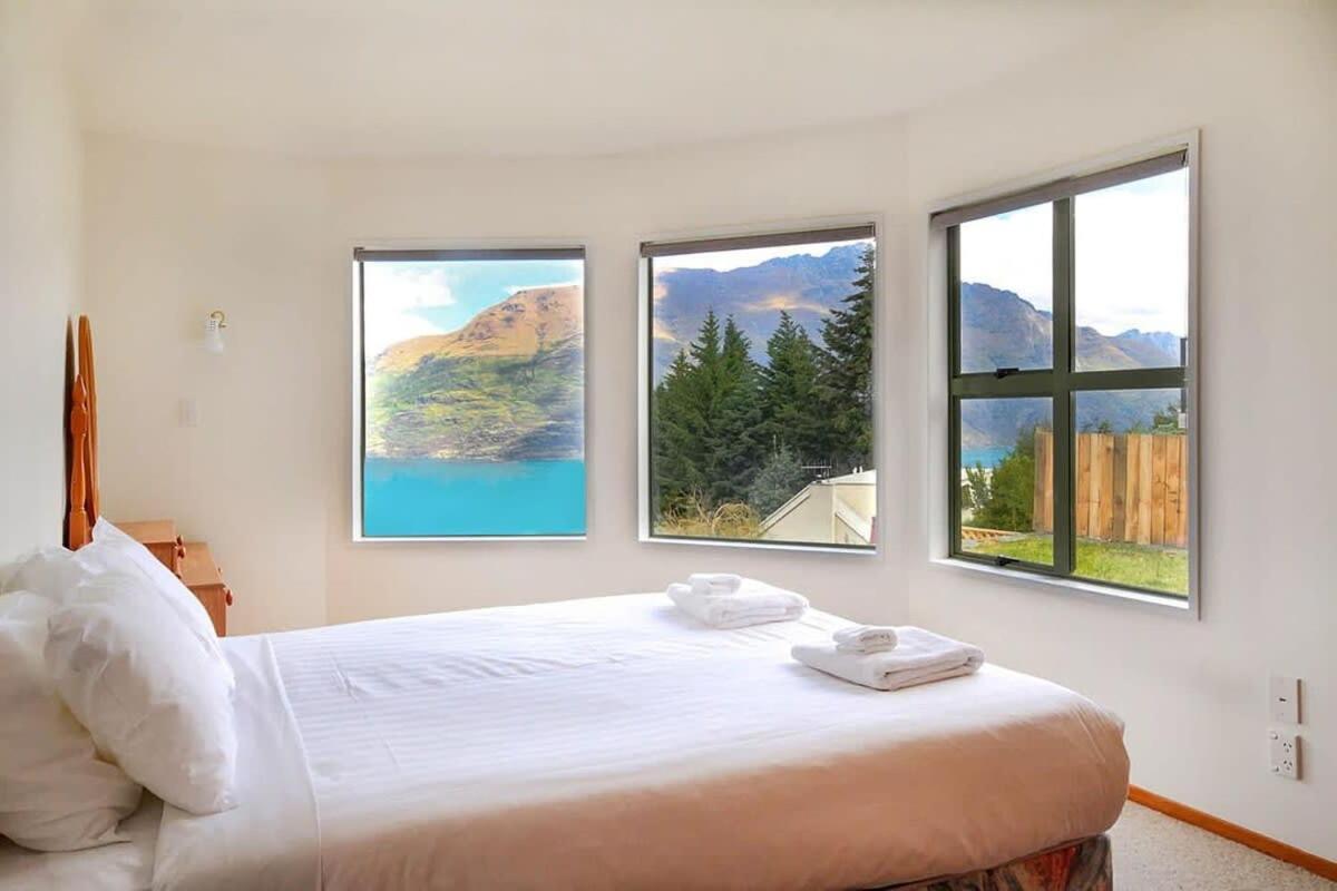 Ruby'S Fernhill Vista Villa Куийнстаун Екстериор снимка