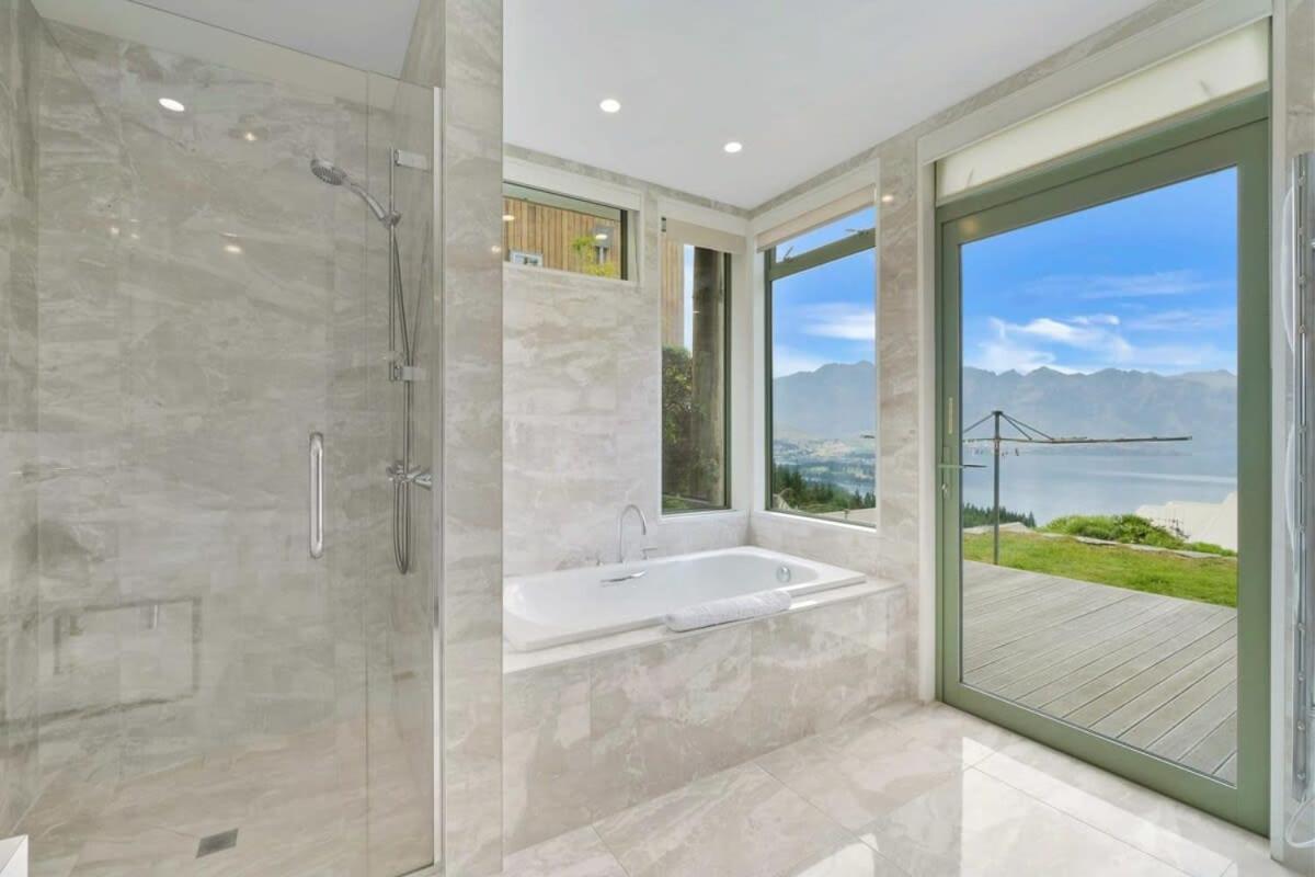 Ruby'S Fernhill Vista Villa Куийнстаун Екстериор снимка